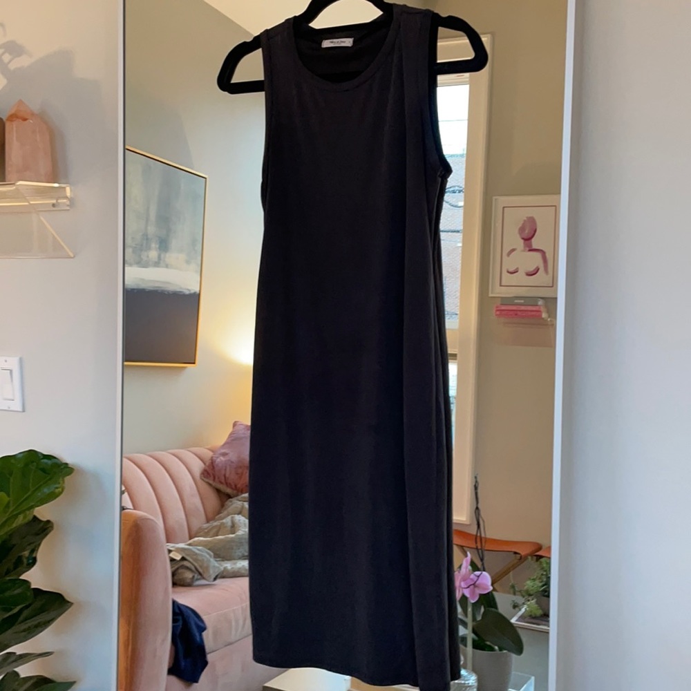 Sleeveless midi dress